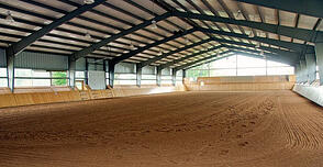 indoor-horse-arena-03-495